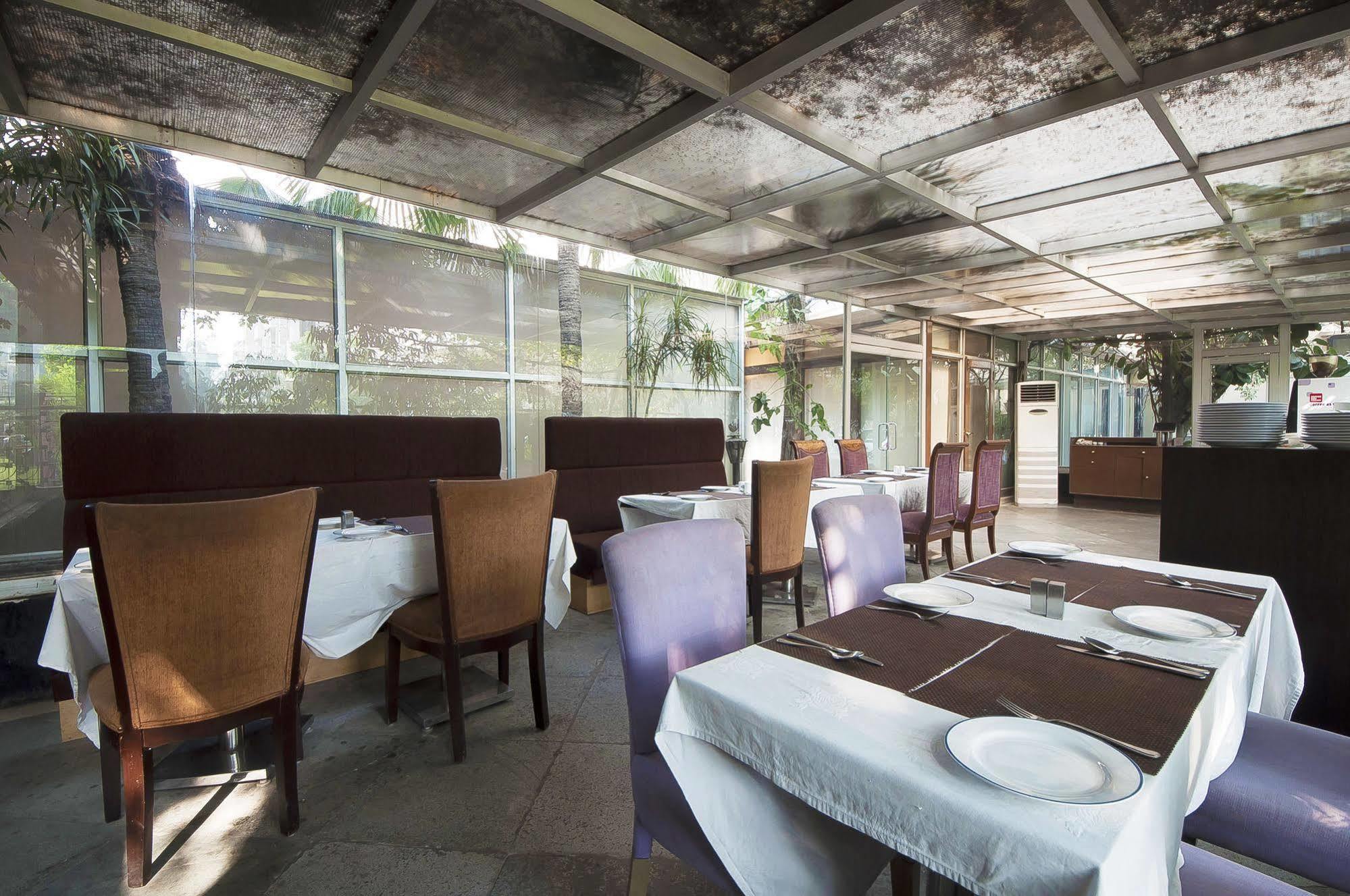 Jukaso Inn Pragati Maidan Нью-Дели Экстерьер фото