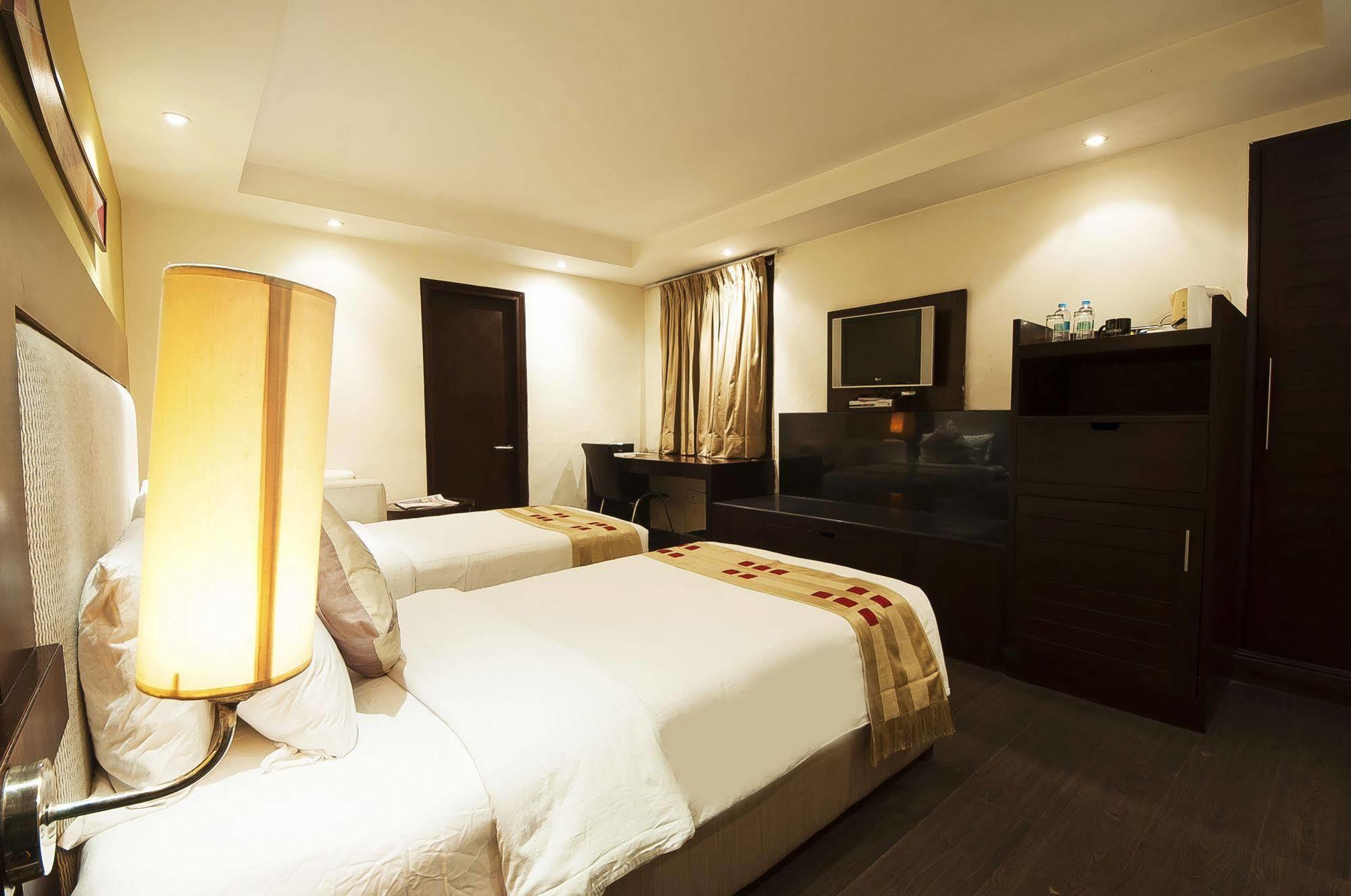 Jukaso Inn Pragati Maidan Нью-Дели Экстерьер фото